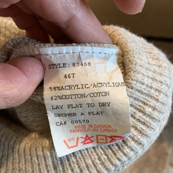 Made in Canada vintage Dad oversized knit sweater - Picture 8 of 8